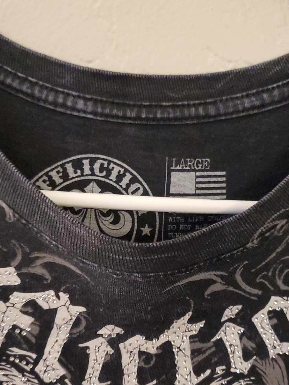 Affliction Men’s Black Graphic Winged Eagle T‑Shirt With Gemstones Large - Picture 3 of 7